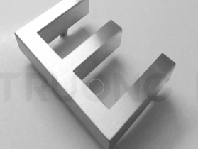 Chữ nổi Inox trắng xước 304