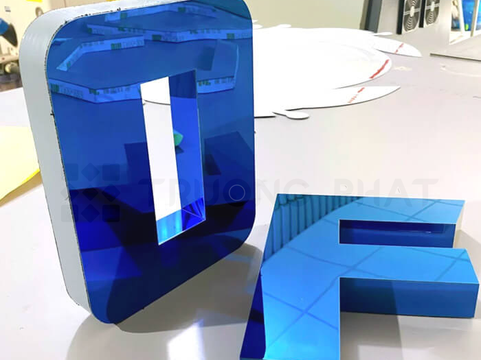 Làm chữ nổi inox xanh dương
