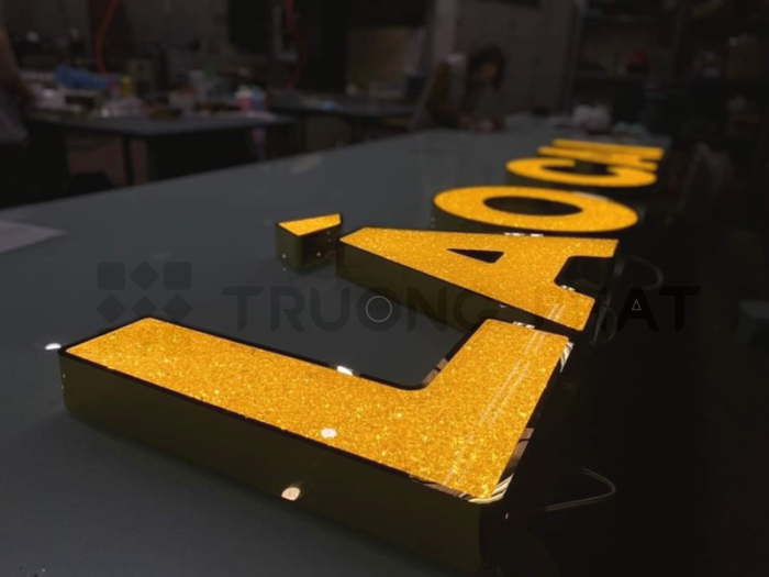 Dịch vụ thiết kế chữ nổi inox đính đá giá rẻ 