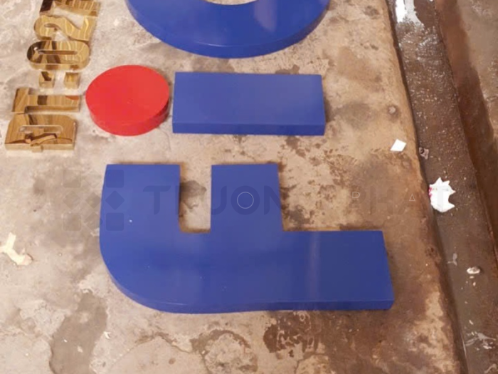 Làm chữ nổi tôn sơn màu theo yêu cầu, giá rẻ tại Bình Dương